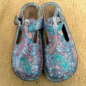 Alegría paisley blue and pink size 10